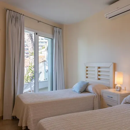 Lovely First Line With Seaviews Rdr452 Apartment *